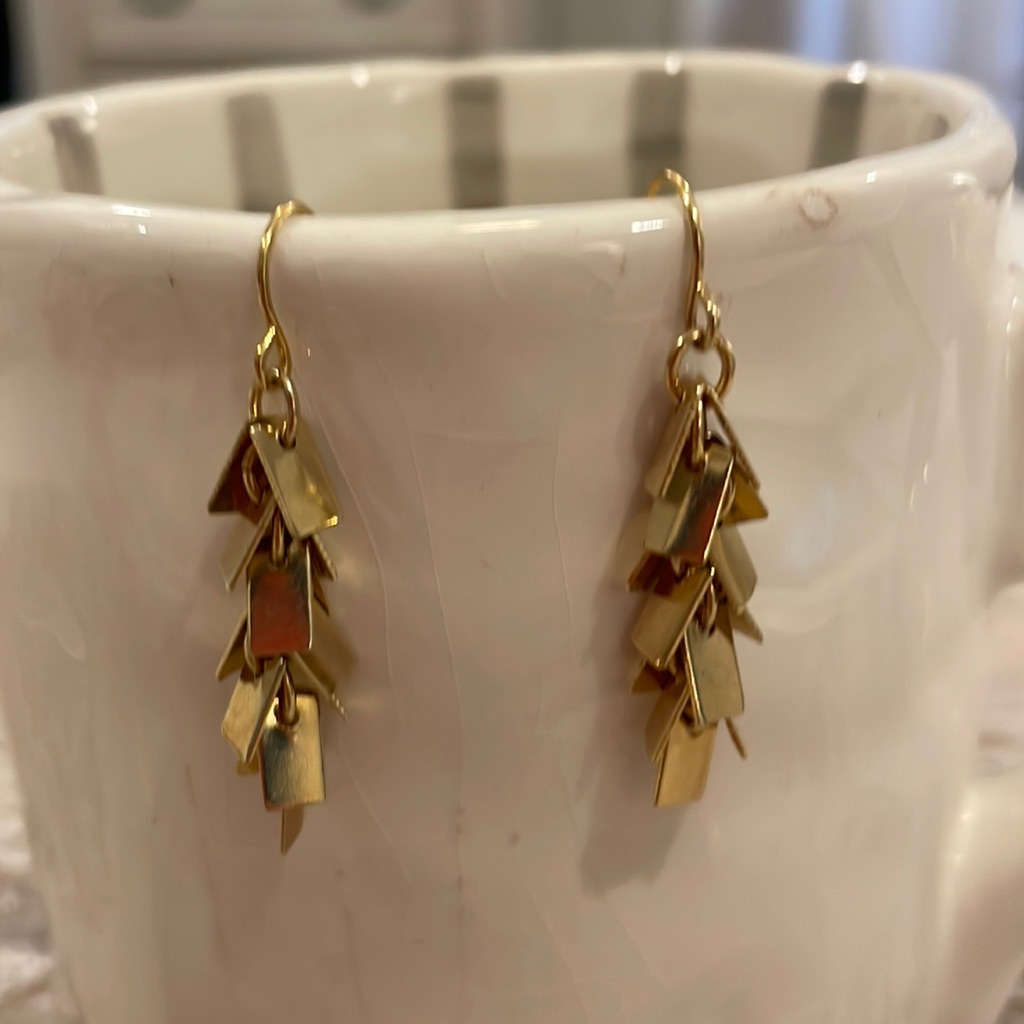 Gold Tone Cascade Gold Tone Fringe Statement Earrings Gold Tone Cascade Gold Tone Fringe Statement Earrings